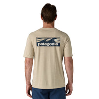 Polera Hombre Capilene® Cool Daily Graphic Shirt - Pumice