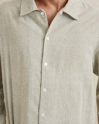 Camisa Hombre Bank Stripe LS - Olive