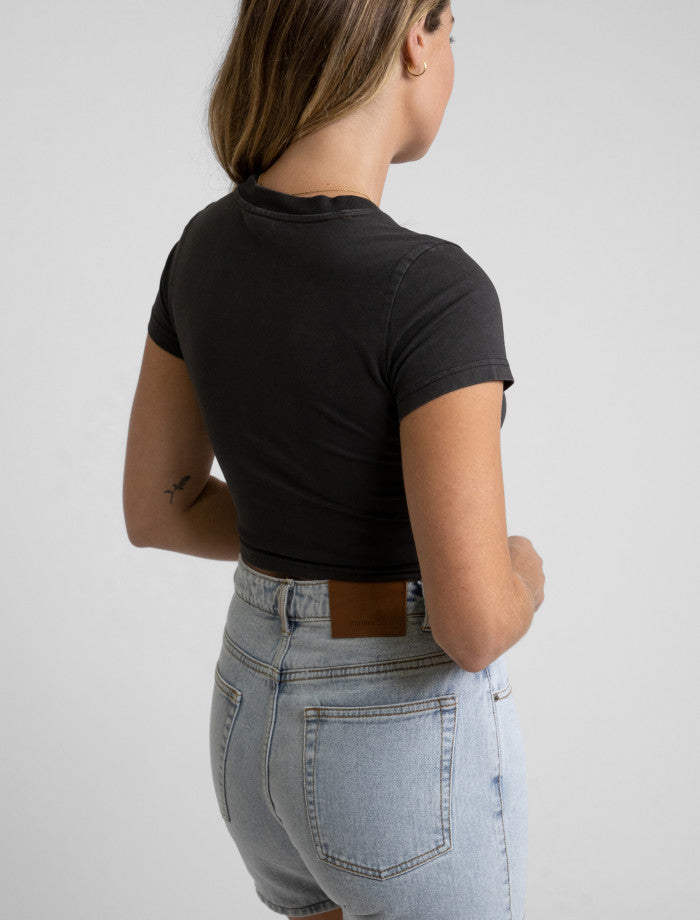 Polera Mujer Baby Tee Vintage Black